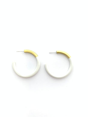Liz Medium Hoops • White